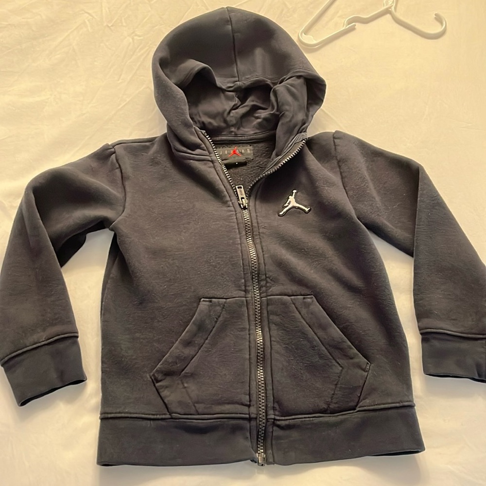 Jordan  zip up size 5